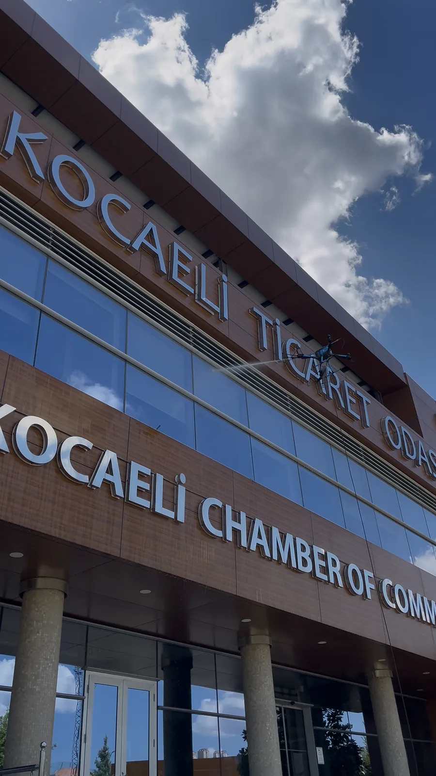 Kocaeli Ticaret Odası dış cephe cam temizliği